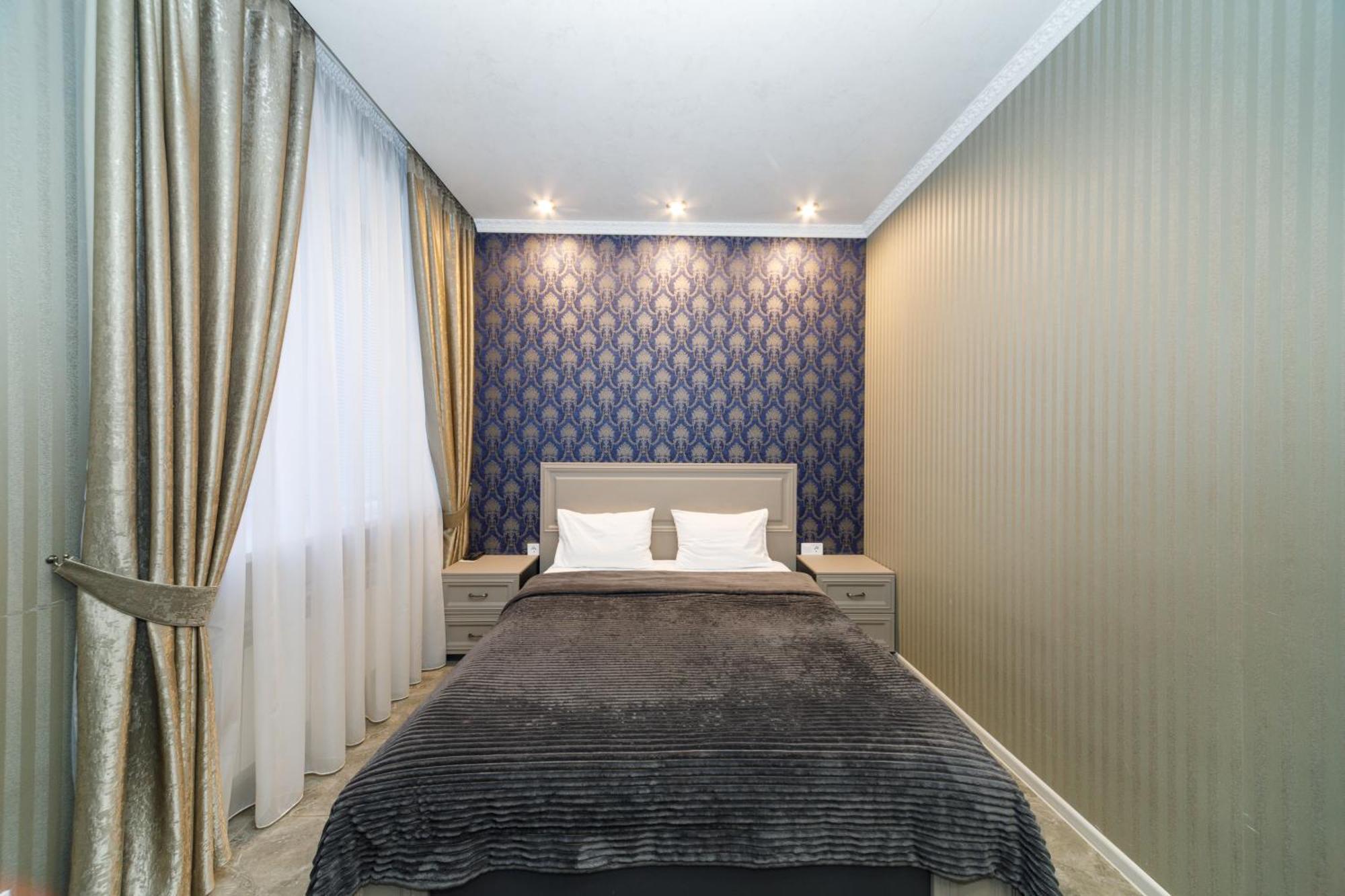 L.O.Y Family Hotel Dnipro Ngoại thất bức ảnh