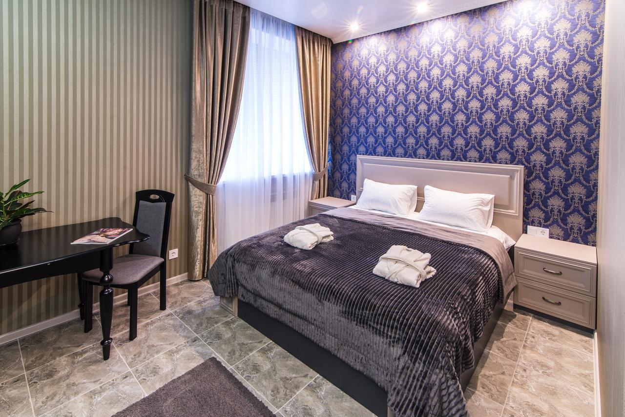 L.O.Y Family Hotel Dnipro Ngoại thất bức ảnh