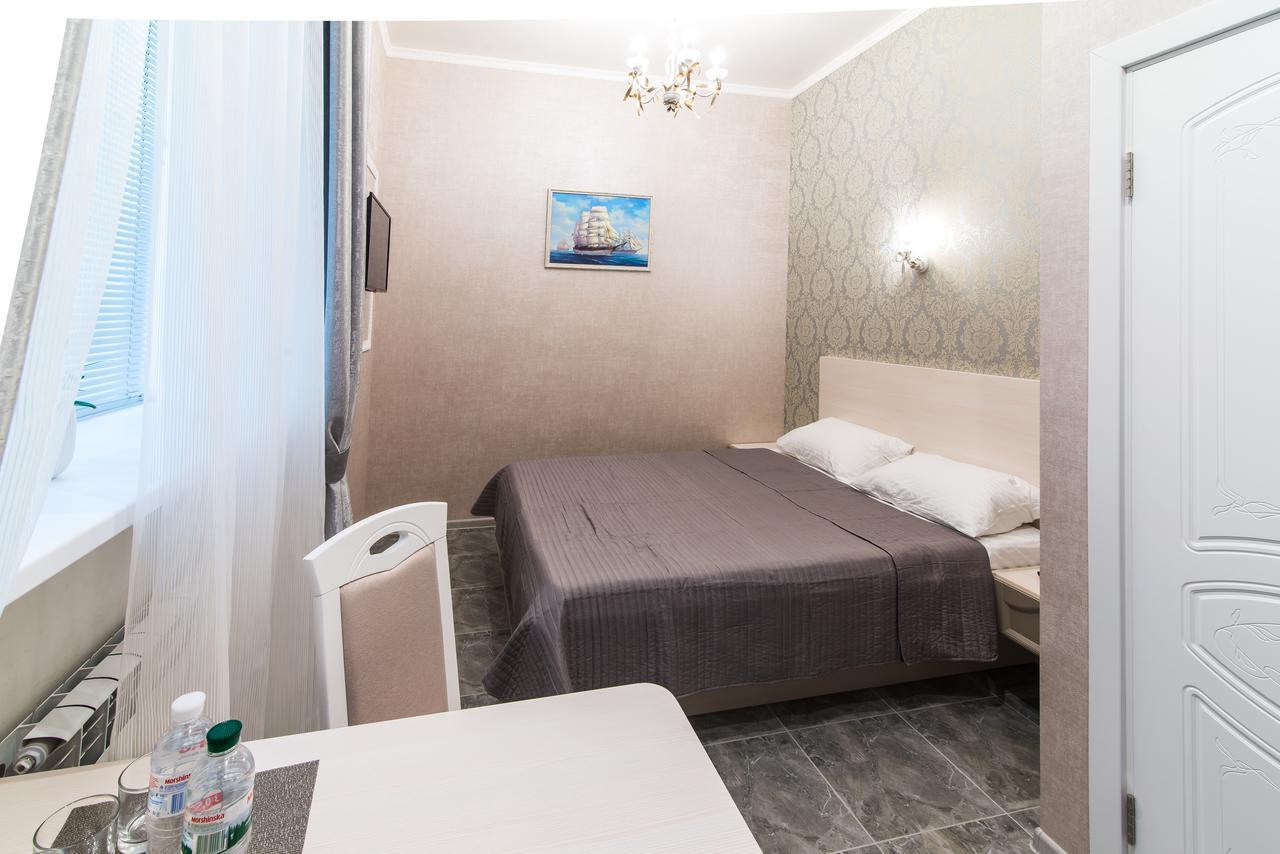L.O.Y Family Hotel Dnipro Ngoại thất bức ảnh