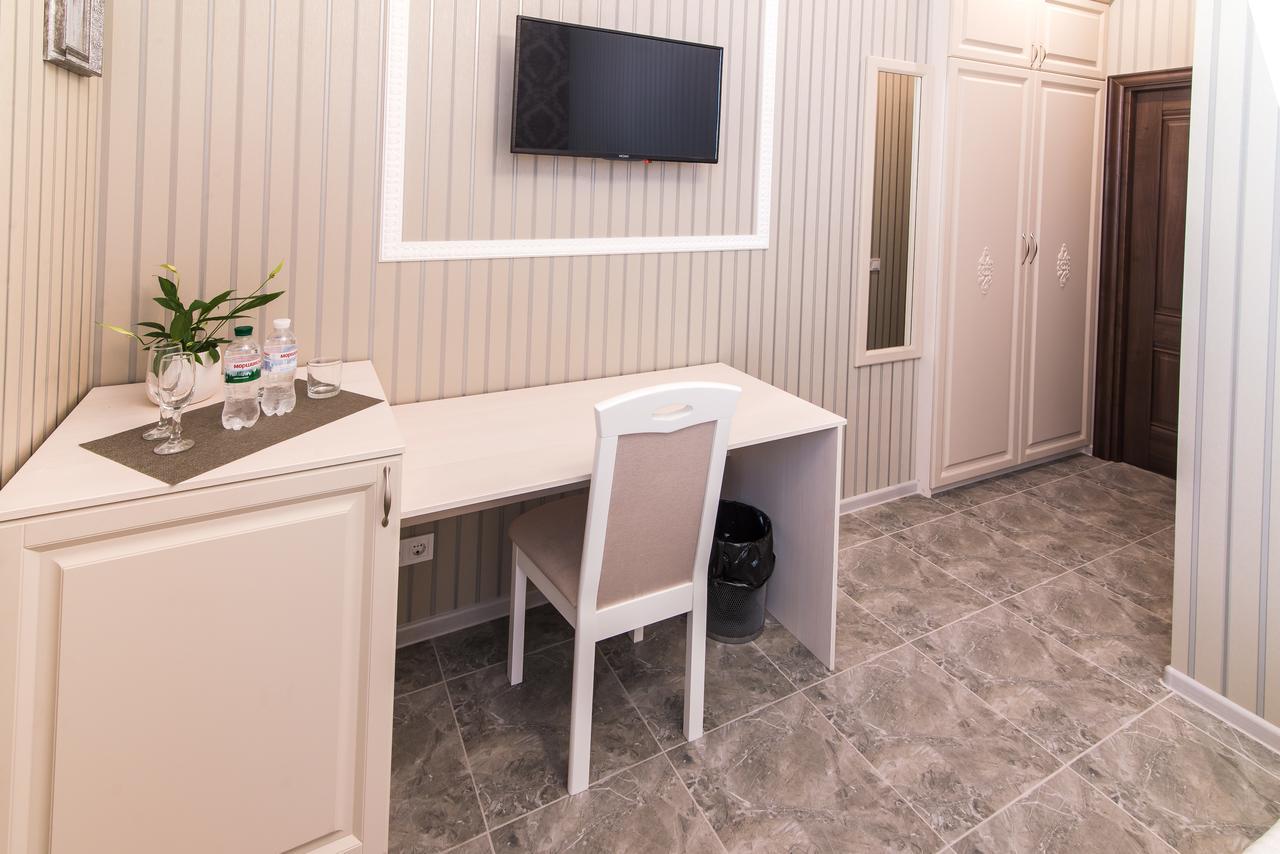 L.O.Y Family Hotel Dnipro Ngoại thất bức ảnh