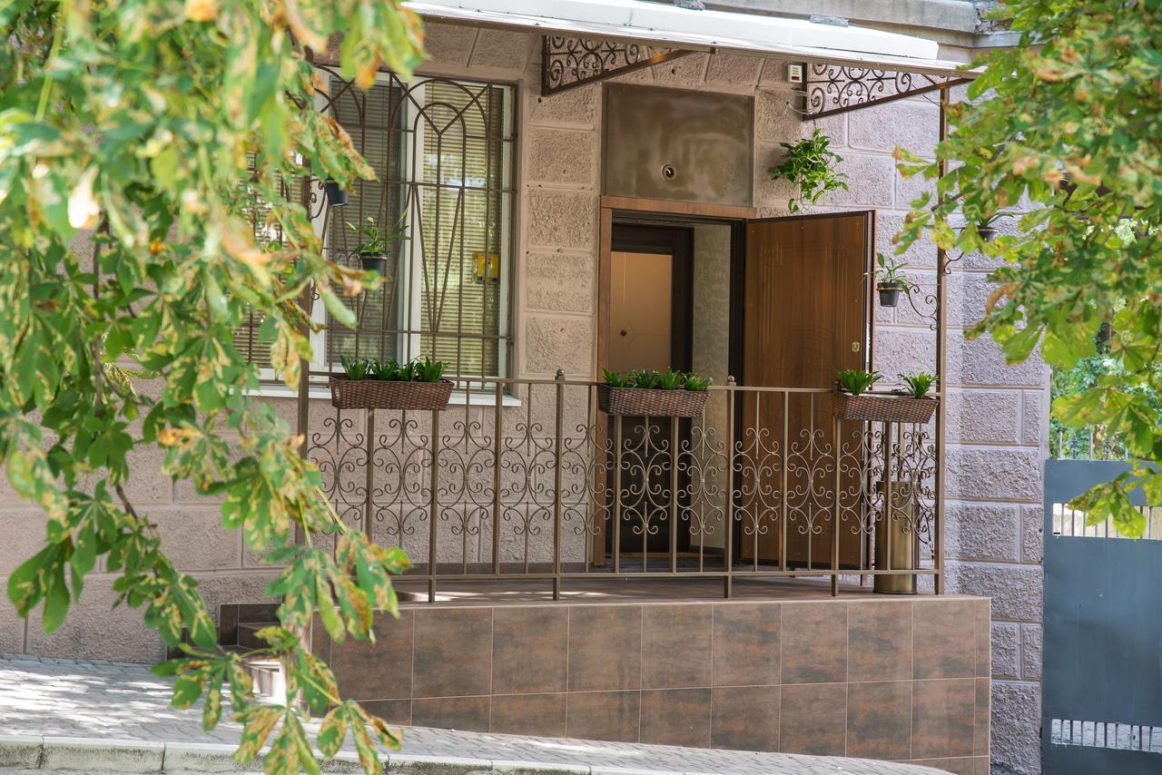 L.O.Y Family Hotel Dnipro Ngoại thất bức ảnh