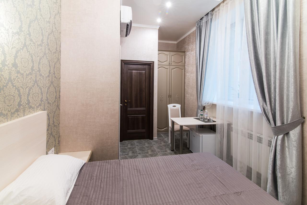 L.O.Y Family Hotel Dnipro Ngoại thất bức ảnh